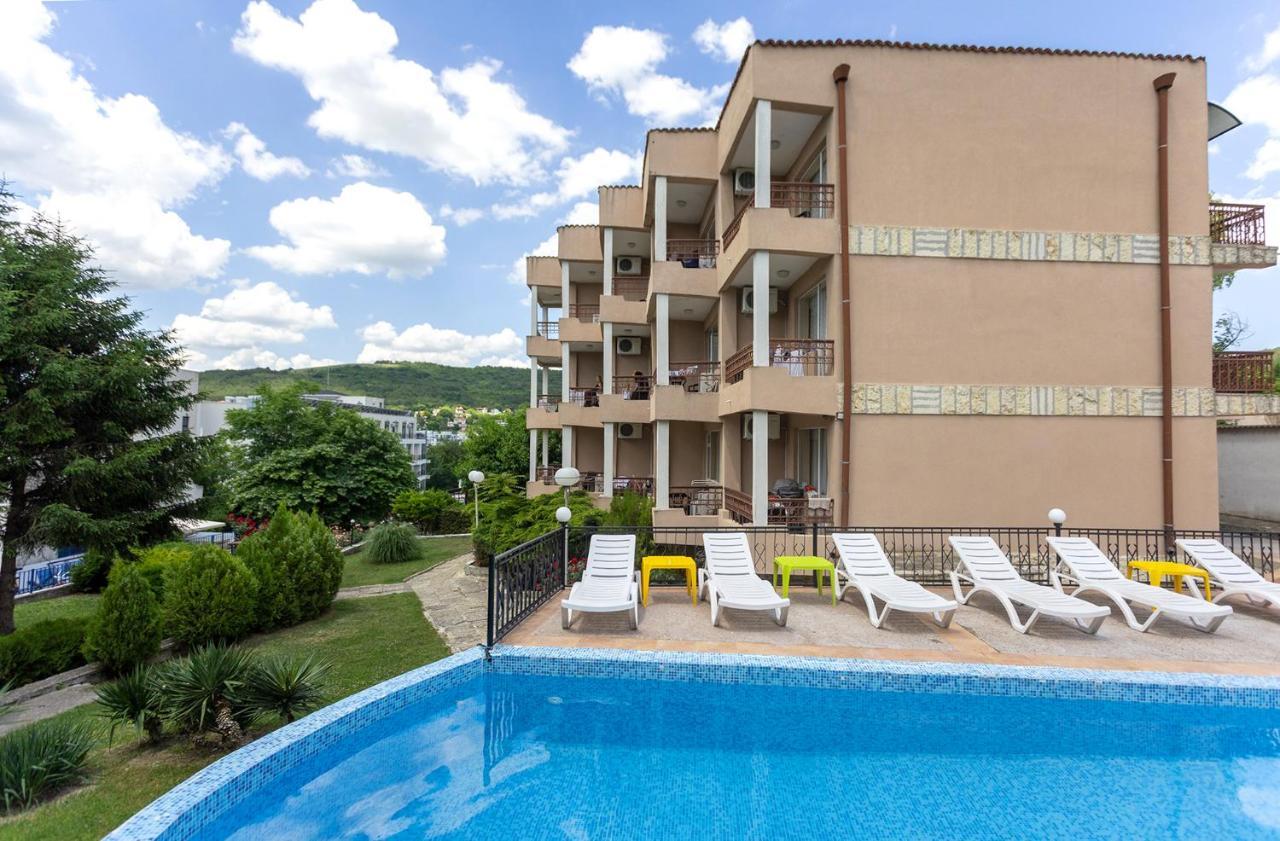 בלצ'יק Hotel Naslada מראה חיצוני תמונה