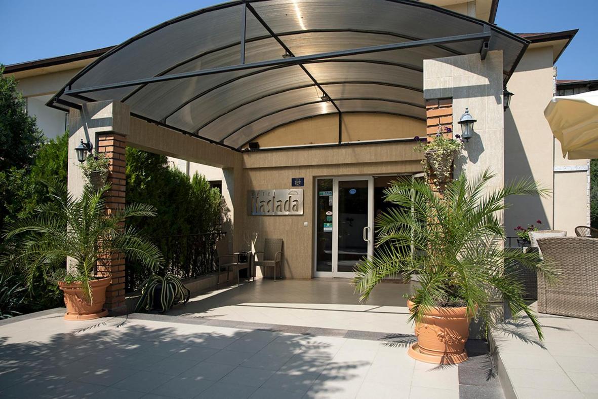 בלצ'יק Hotel Naslada מראה חיצוני תמונה