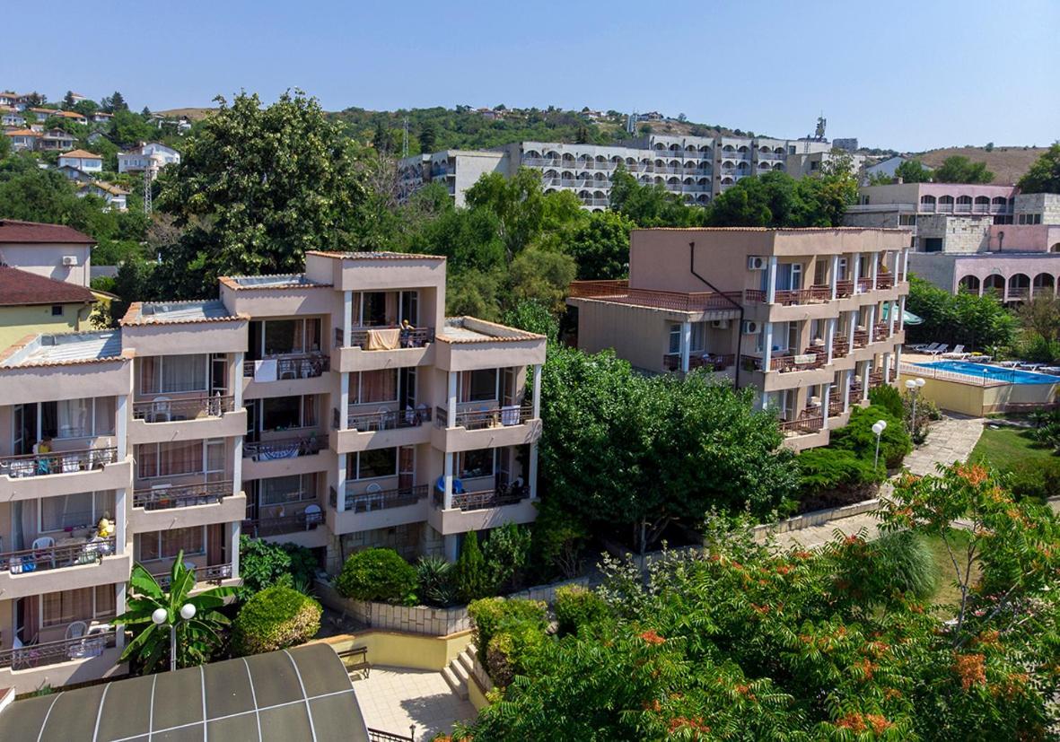 בלצ'יק Hotel Naslada מראה חיצוני תמונה