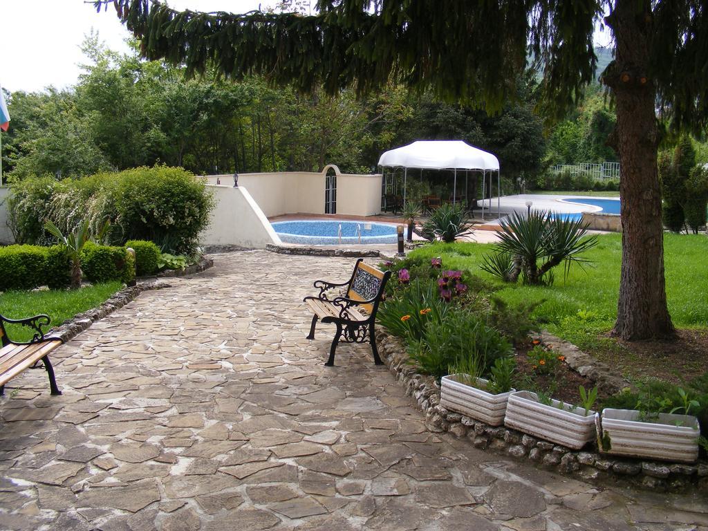בלצ'יק Hotel Naslada מראה חיצוני תמונה