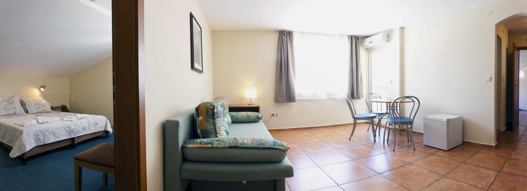 בלצ'יק Hotel Naslada מראה חיצוני תמונה