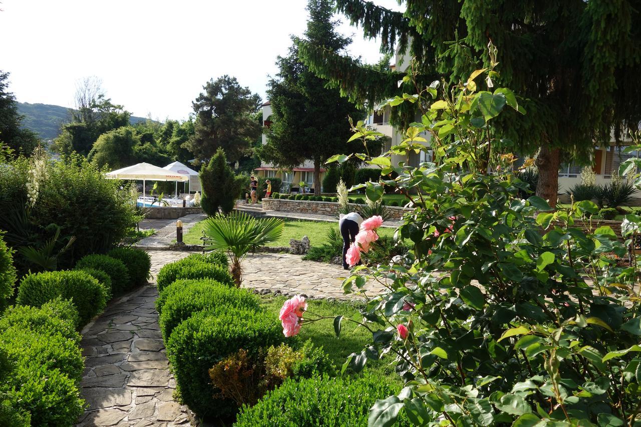 בלצ'יק Hotel Naslada מראה חיצוני תמונה