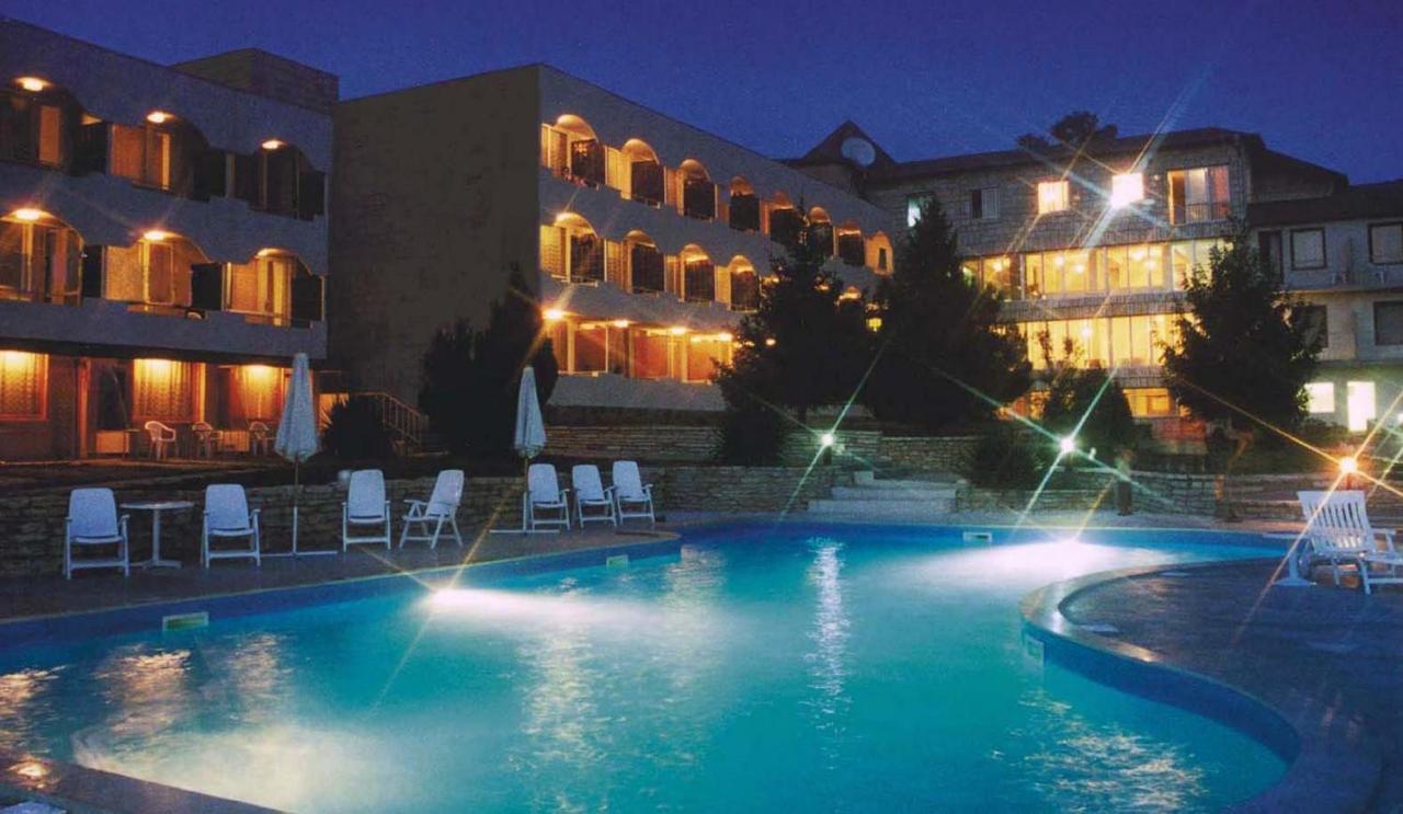 בלצ'יק Hotel Naslada מראה חיצוני תמונה
